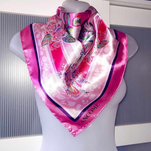 Lancome ROSES SCARF Pink Silk Satin Small Square Scarf V-GRK - Picture 3 of 4